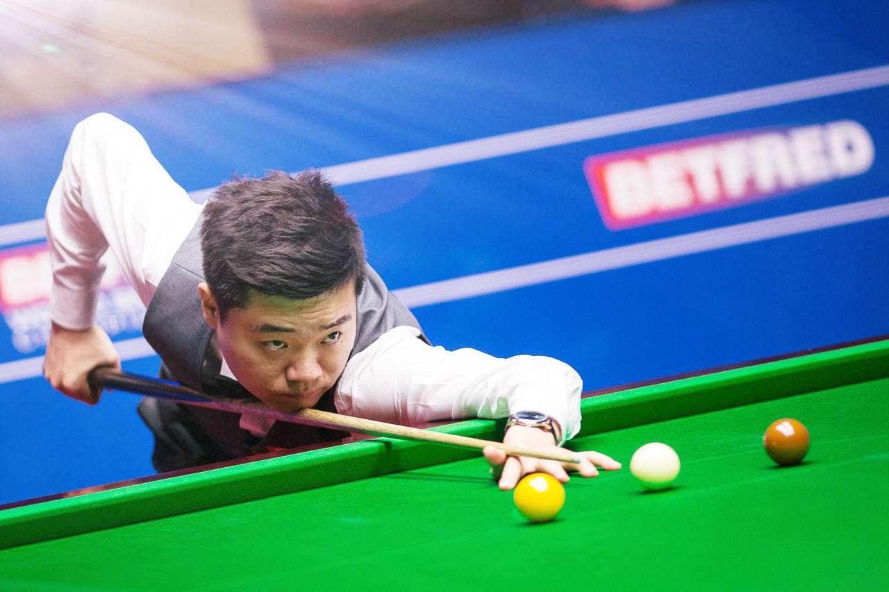 竞争激烈的 竞争激烈的